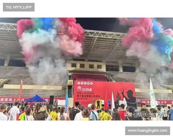 越南 中国比赛;2024越南杯足球赛事全面开战各路豪强齐聚奋力争夺冠军荣耀